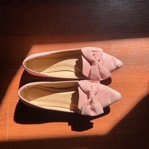 Women’s pointed toe flats